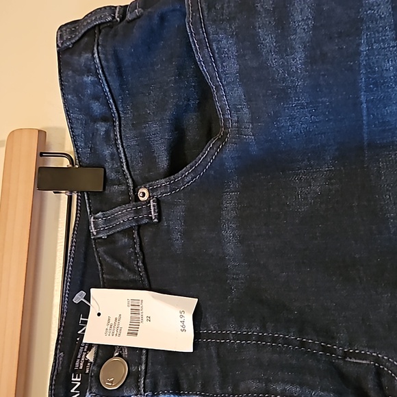 Lane Bryant NWT Low Rise super stretch Capri Dark Blue Jeans Size 22 - Picture 5 of 10